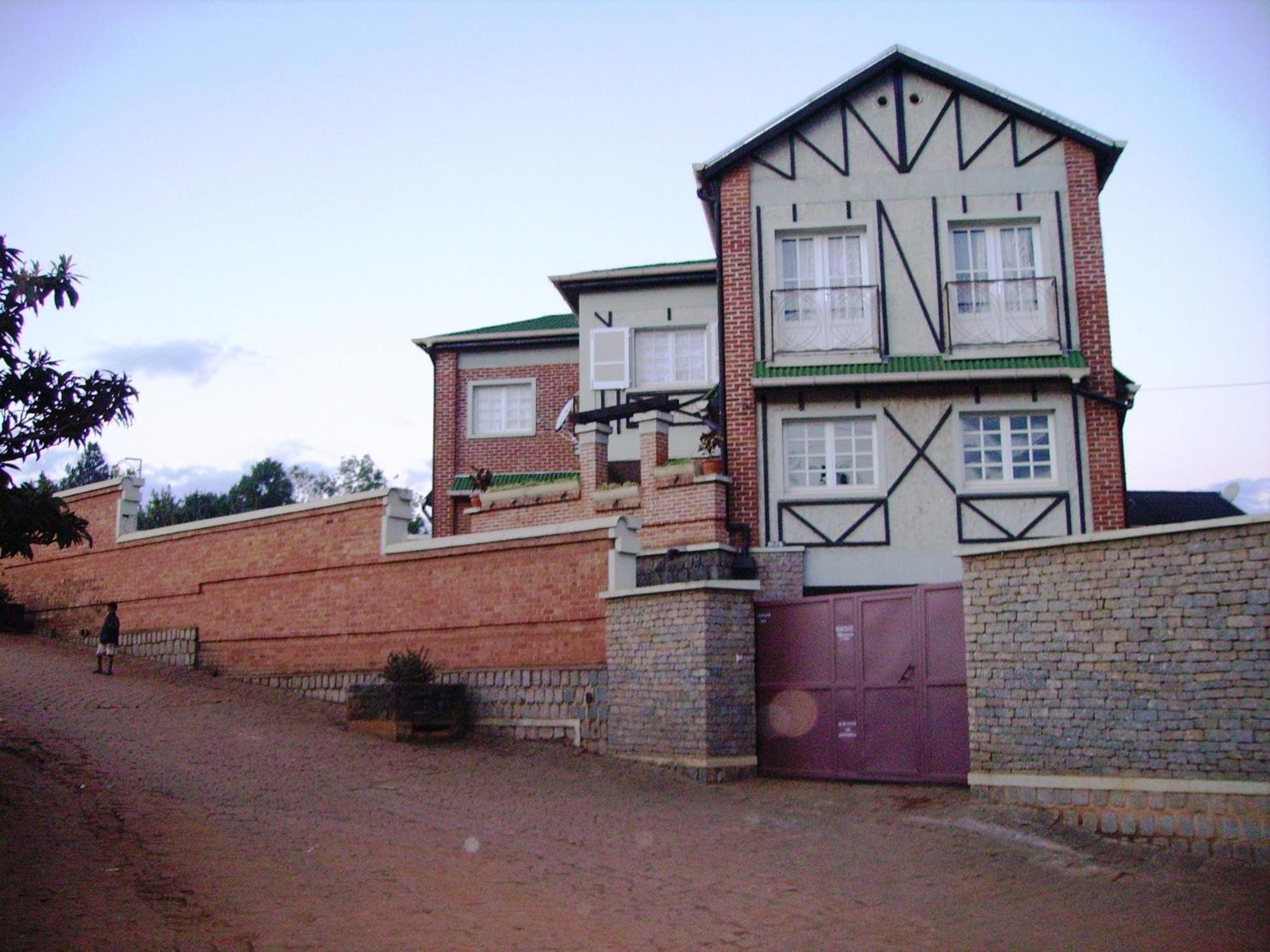 Appartements D'Hotes Marciloui Antsirabe Esterno foto